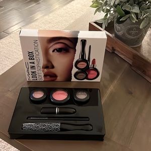 Mac makeup Look in a box-soft sophistication